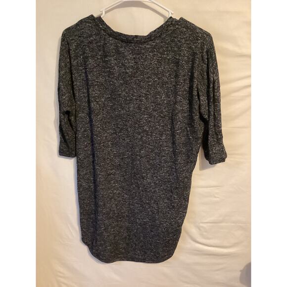 2589 Express Knit Tunic Top HiLow Hemline VNeck Fitted Sleeve Black Small Petite - Picture 2 of 4